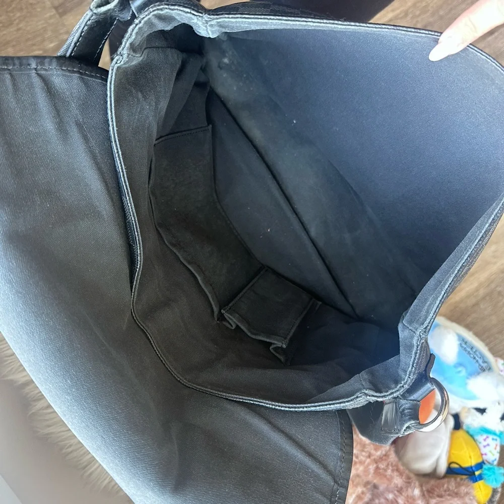 Louis Vuitton Graphite Damier Messenger Bag in Black - Picture 8 of 11